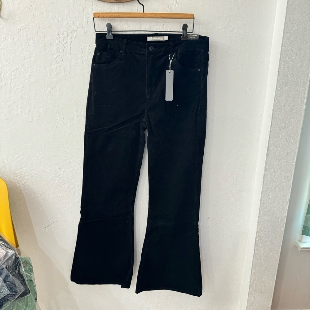 Tractr Corduroy Black High Rise Flare Light Stretch Jeans 12/31